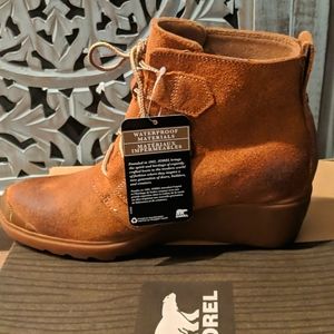 **NEW** Sorel Toronto Lace-Boots NWT